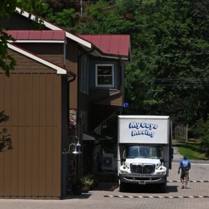 moving truck at boulder crest