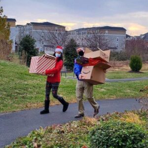 Joanne and Brendan moving boxes